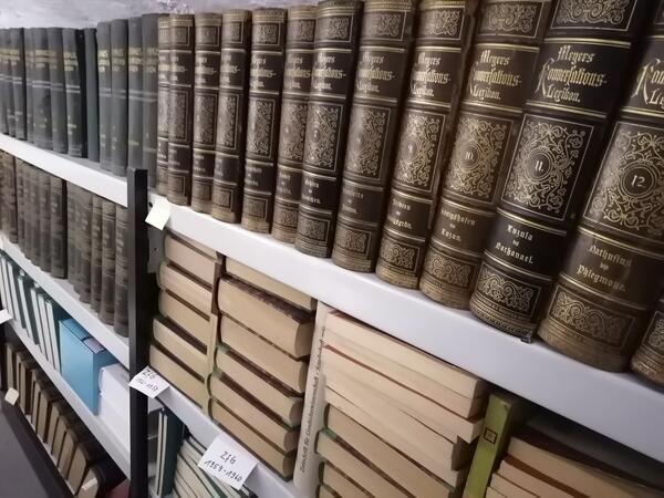 Bücher im Archiv des ReMO - Regionalmuseum Oberhavel.