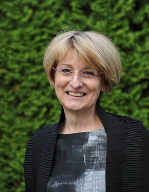 Dr. Sabine Fitzek